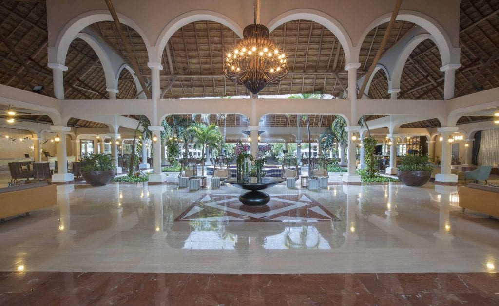 Grand-Palladium-Colonial-Resort-Spa-Lobby-Colonial-3-