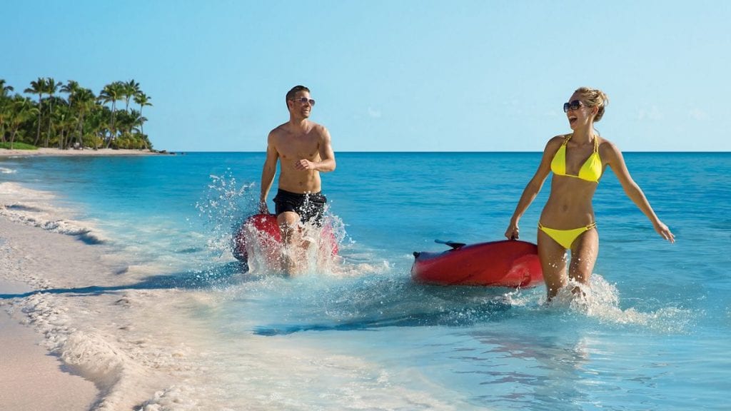 SECCC_Couple_PaddleBoards_4A