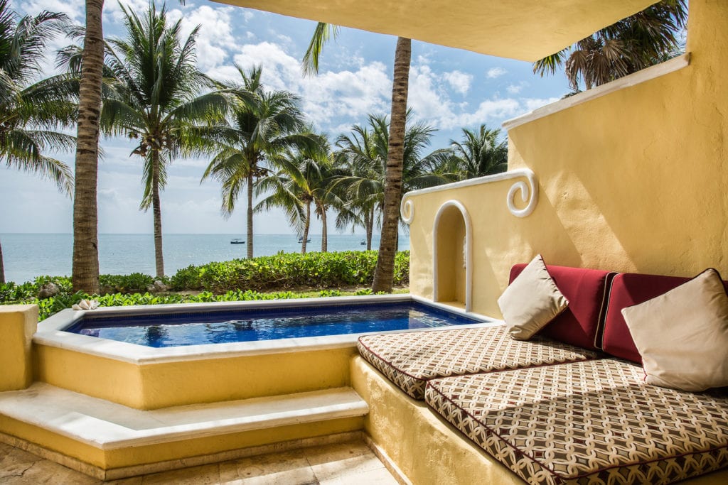 Ocean-Front-One-Bedroom-Suite-with-Plunge-Pool-terrace