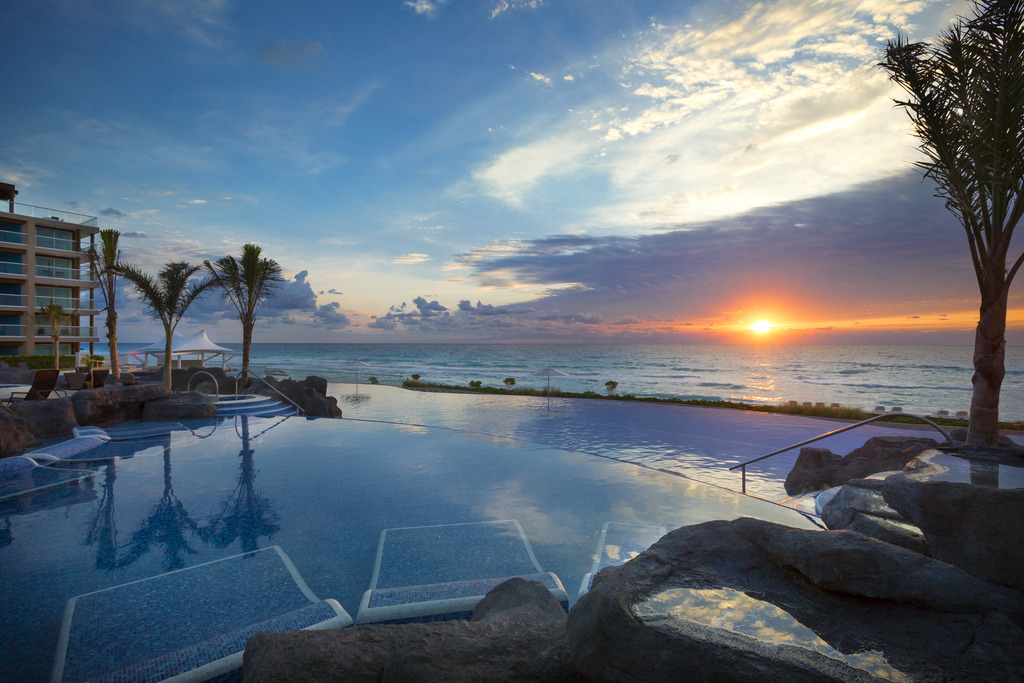 HRH Cancun Pool_Sunset 113012