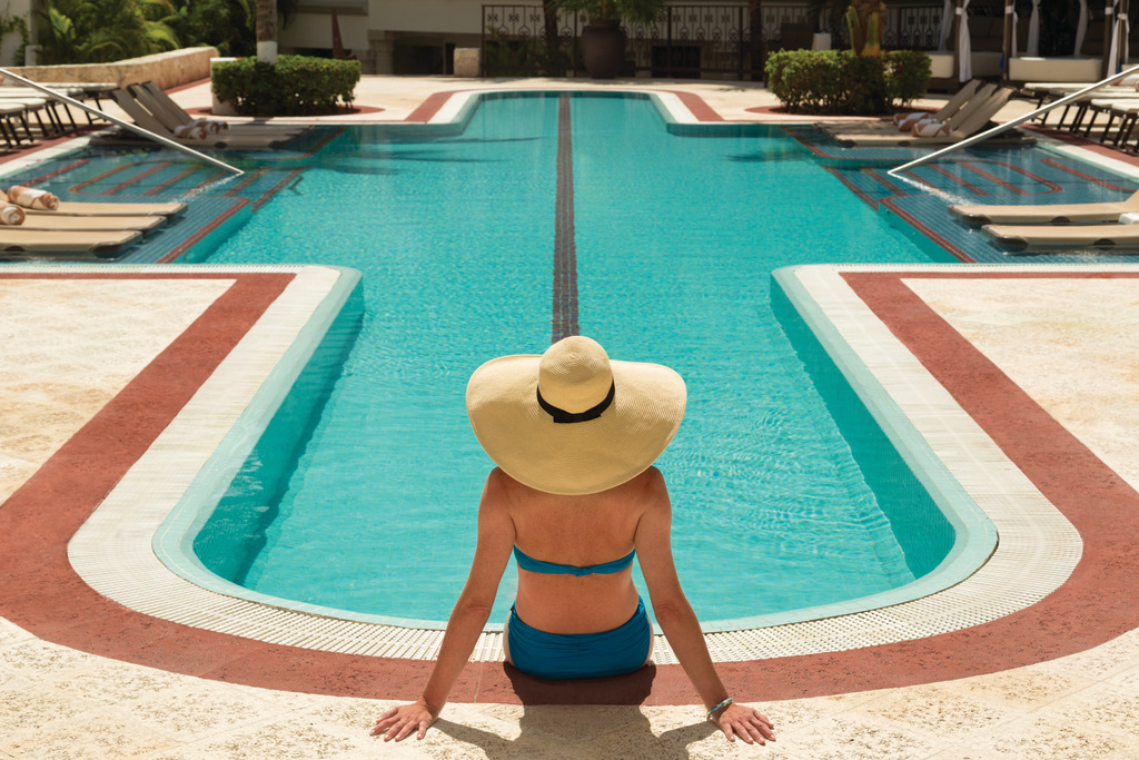 Hilton-Playa-del-Carmen-Tranquil-Pool-Woman