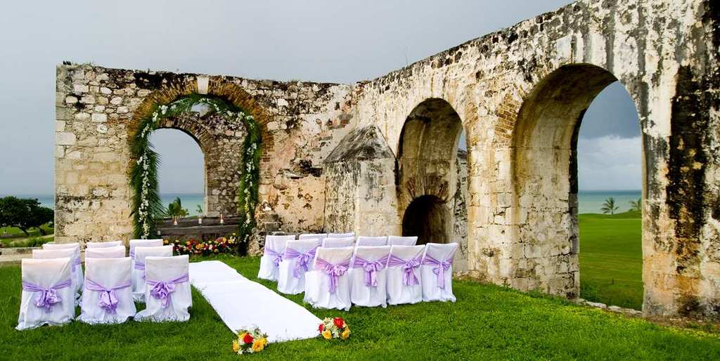 Hilton-Resort-&-Spa-Rose-Hall-Wedding-Aqueduct-Setup
