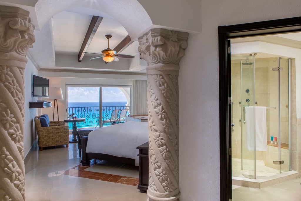 Hyatt-Zilara-Cancun-Presidential-Suite-Bed-Bath