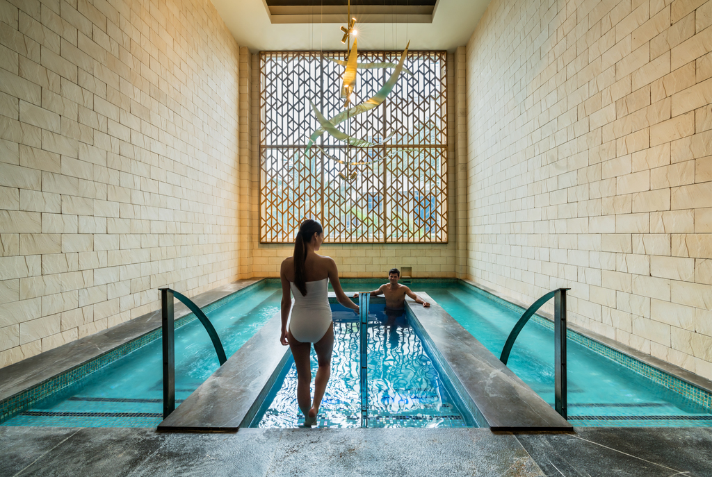 Hyatt-Zilara-Cancun-Zen-Spa-Hydrotherapy-Hot-Cold-Bath-Couple