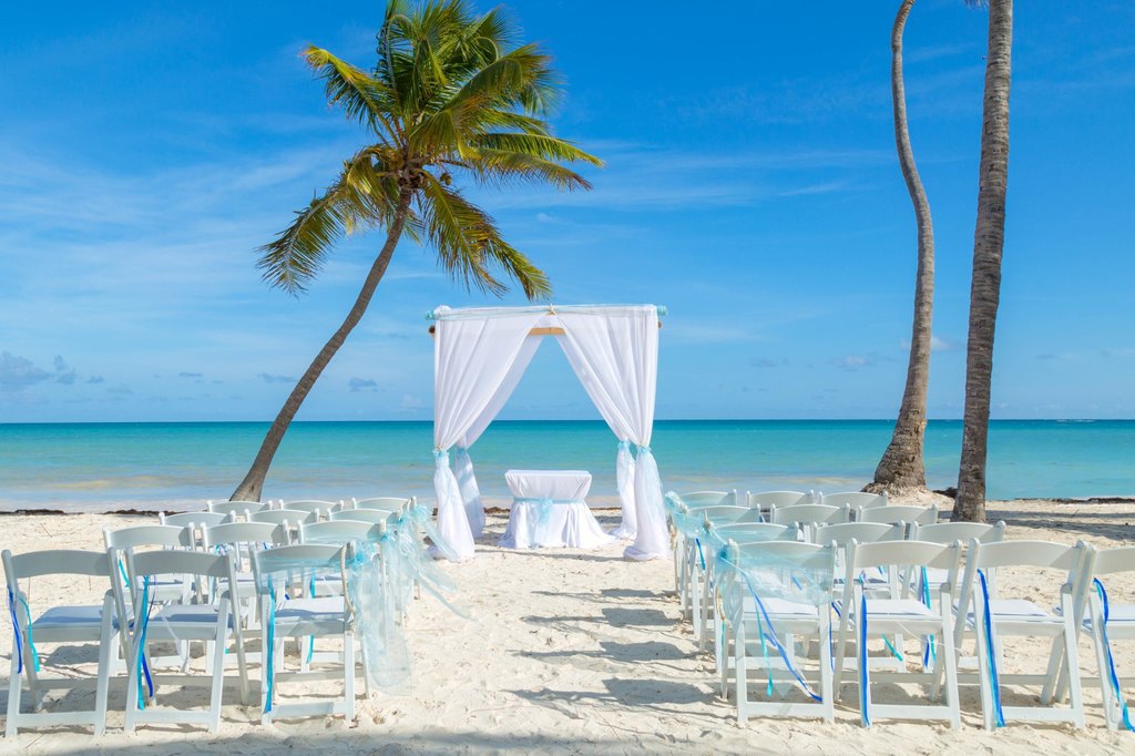 Sanctuary-Cap-Cana-Beach-Wedding-Setup