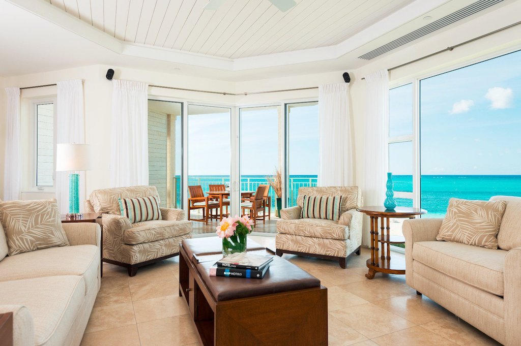 44-ocean_front_luxury_1_bedroom_suite-living_room