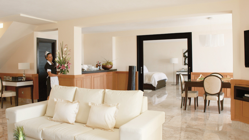 LL-EX-imperial-luxury-jacuzzi-cancun-suite
