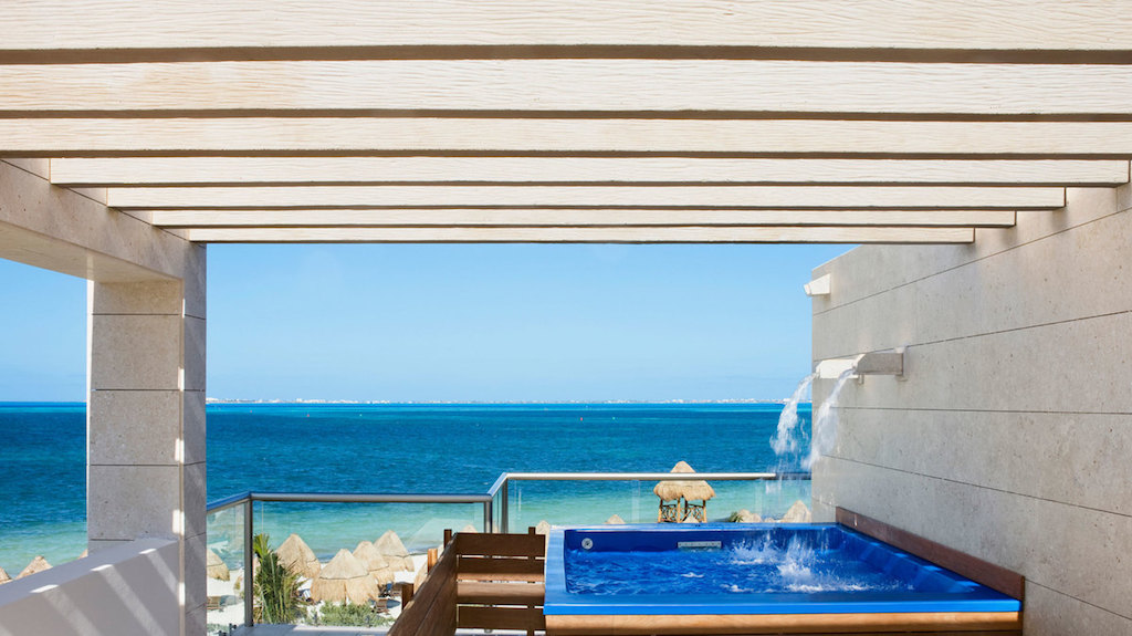 rr-beloved_PM-honeymoon-suites-with-private-pool