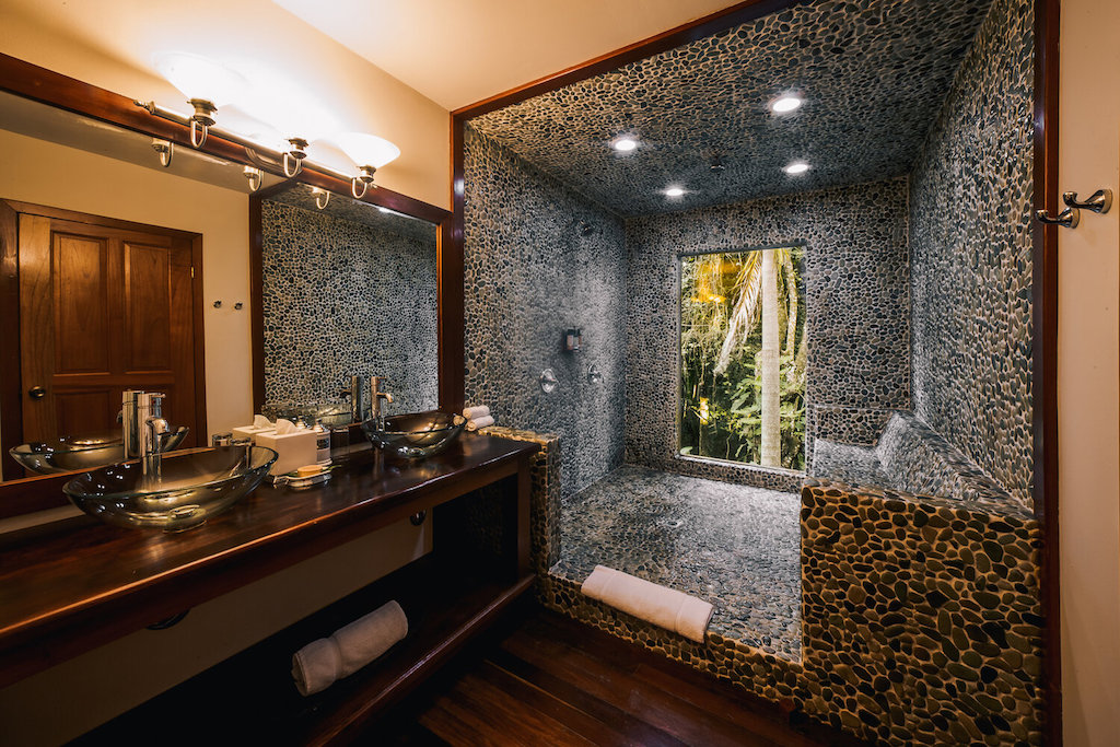 CopalTRL-belize-Jungle+Suite+Bathroom