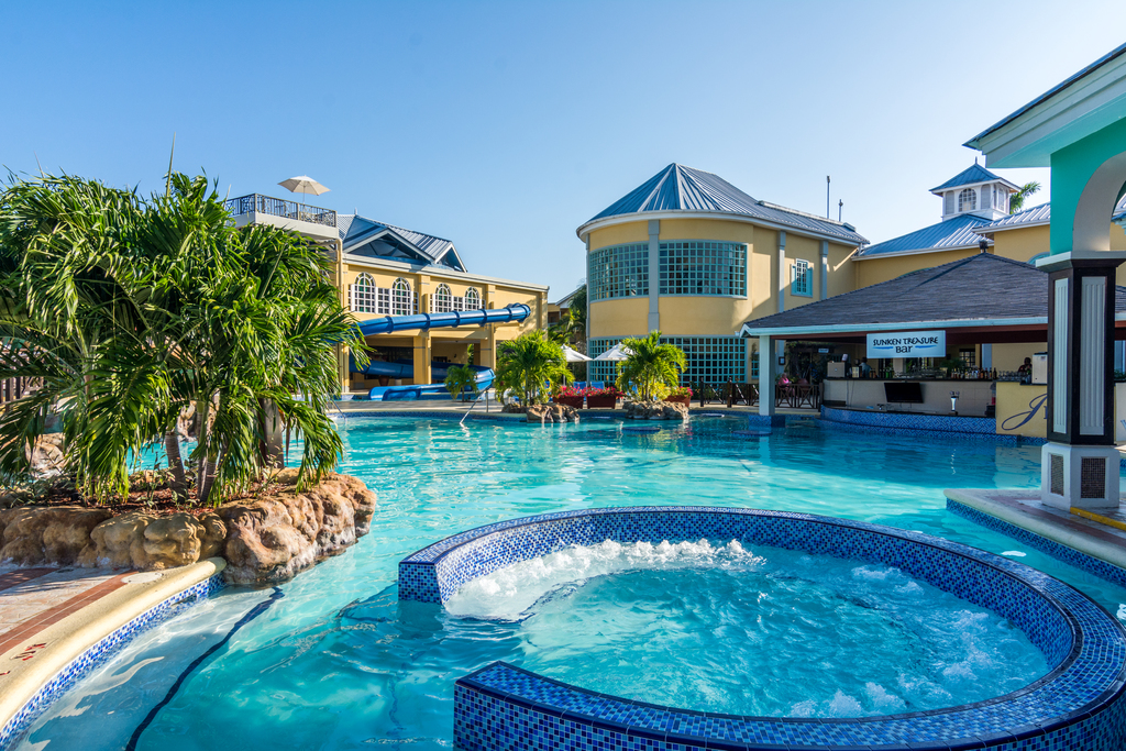 Jewel-Paradise-Cove-Beach-Resort-Pool-2